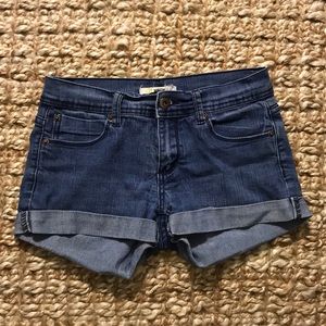 jean shorts!!